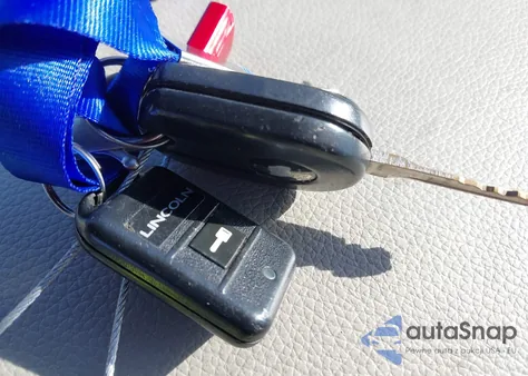 2011 Lincoln Navigator z USA, uszkodzony, nr VIN 5LMJJ2H55BEJ03572